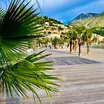 Petit Vue مينتون