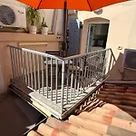 Petit Vue *