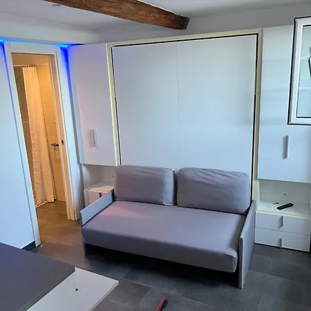 Petit Vue شقة مينتون
