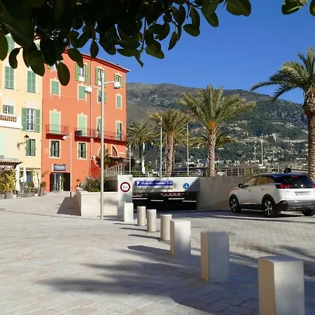 Petit Vue شقة مينتون