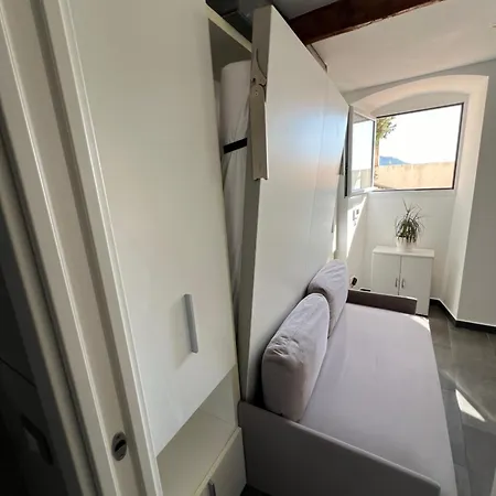 Petit Vue